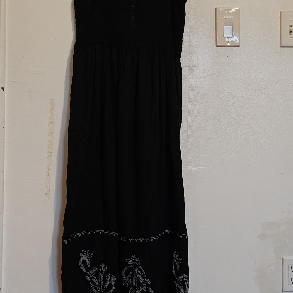 Universal Thread Black Maxi Dress with Embroidery